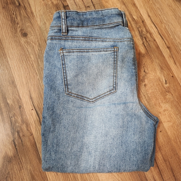 Embroidered Jean's - Picture 4 of 6